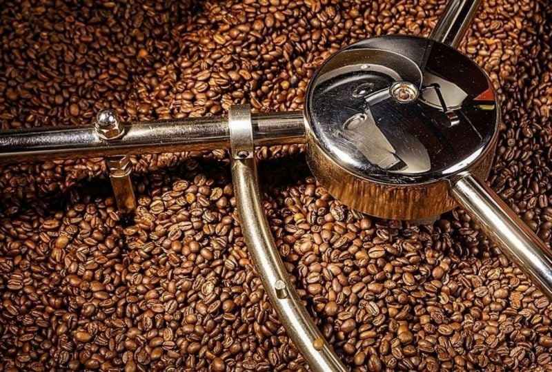 Giá máy rang cà phê 30kg phụ thuộc công nghệ rang sử dụng
