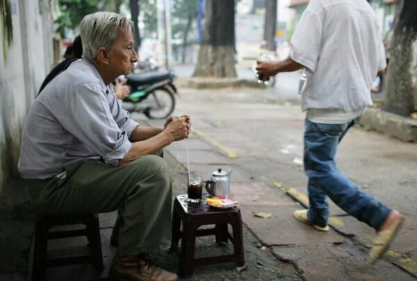 Cà Phê Vỉa Hè Và Nét Văn Hóa Không Thể Thiếu Trong đời Sống đô Thị Việt ...