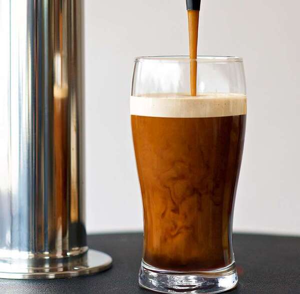 Cà phê nitro cold rew trông như thế nào?