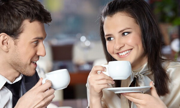 cà phê gặp gỡ với bạn bè