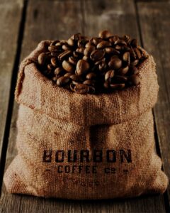 Hình dáng hạt cà phê bourbon