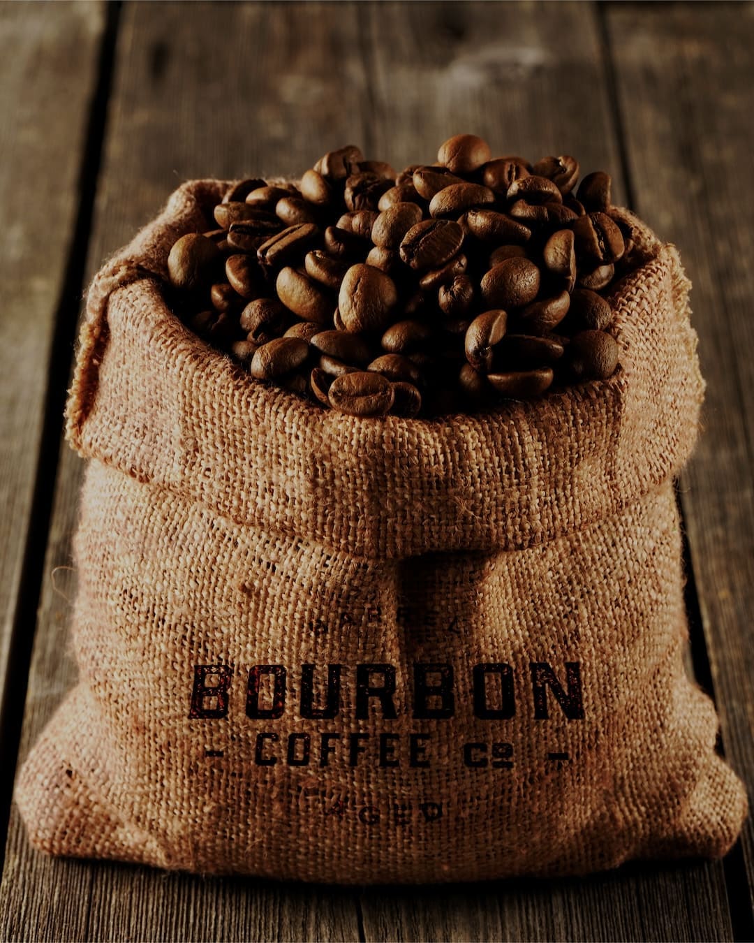 Hình dáng hạt cà phê bourbon