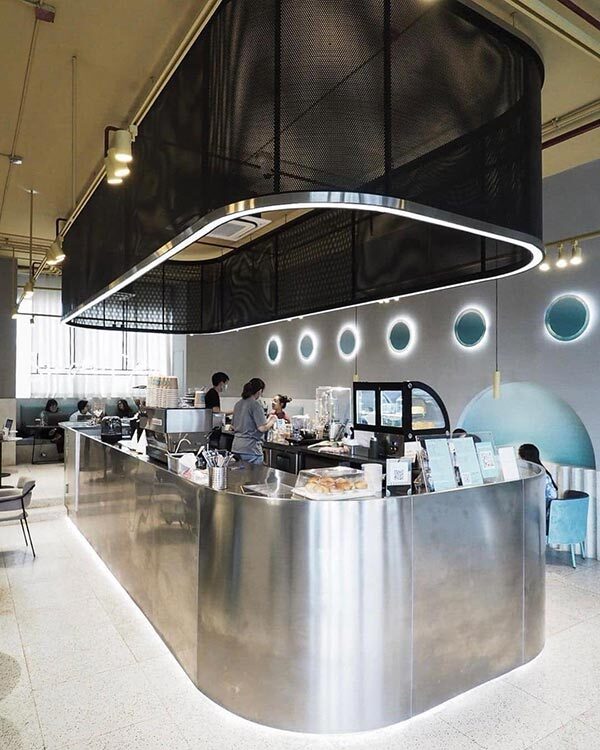 Thiết kế quầy bar quán cafe bằng chất liệu kim loại
