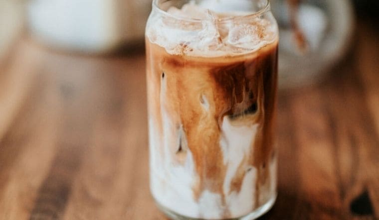 Lợi ích khi uống cà phê hạt phỉ