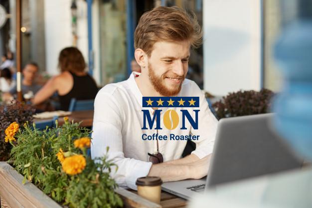 làm việc tại quán cà phê
